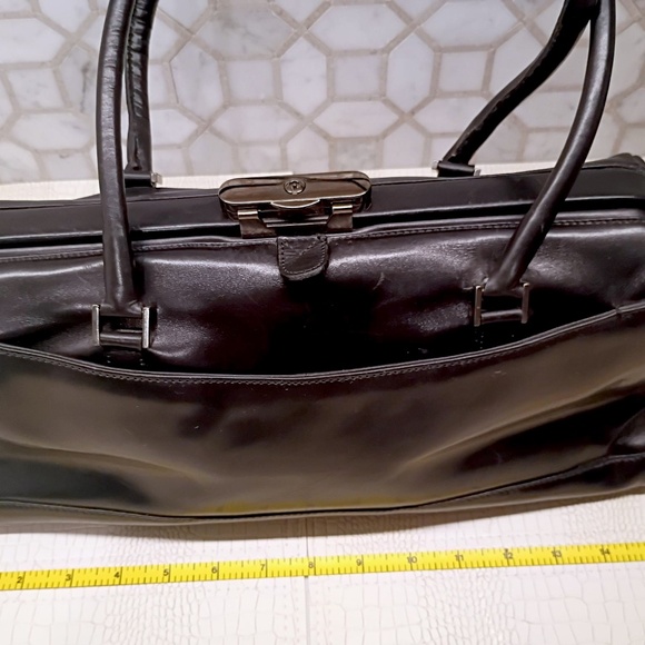 Vintage Via Spiga Fashion All Fine Leather Hand Bag. - Picture 15 of 16